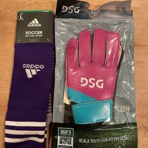 NWT Soccer Sports Bundle Youth Goalkeeper Gloves Sz 5 Adidas Climalite Socks L